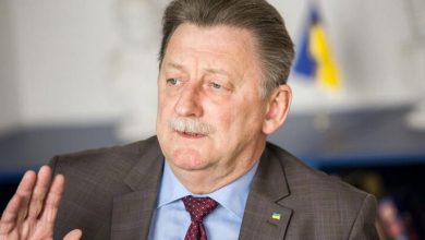 Кизим косвенно подтвердил факт вербовки боевиков в посольствах Украины