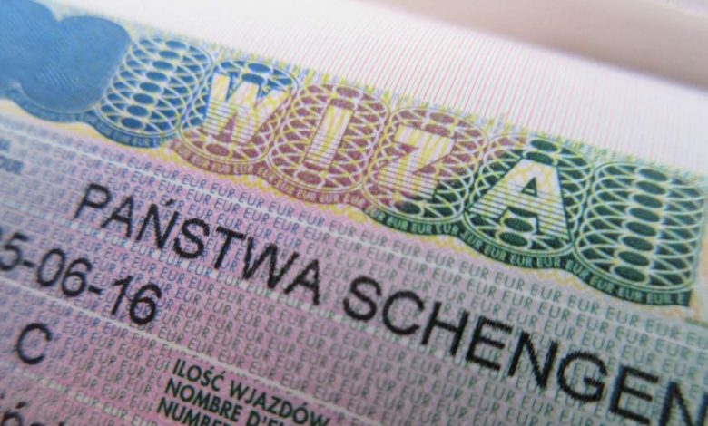 МИД Польши передергивает цифры о выдаче виз белорусам, чтобы запугать змагаров
